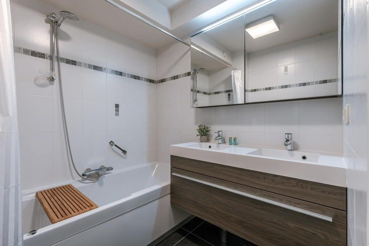 Huswell - Bright Apartment With Parking Near The Beach Bredene Buitenkant foto