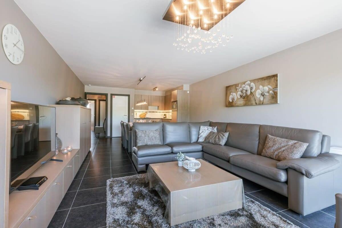 Huswell - Bright Apartment With Parking Near The Beach Bredene Buitenkant foto