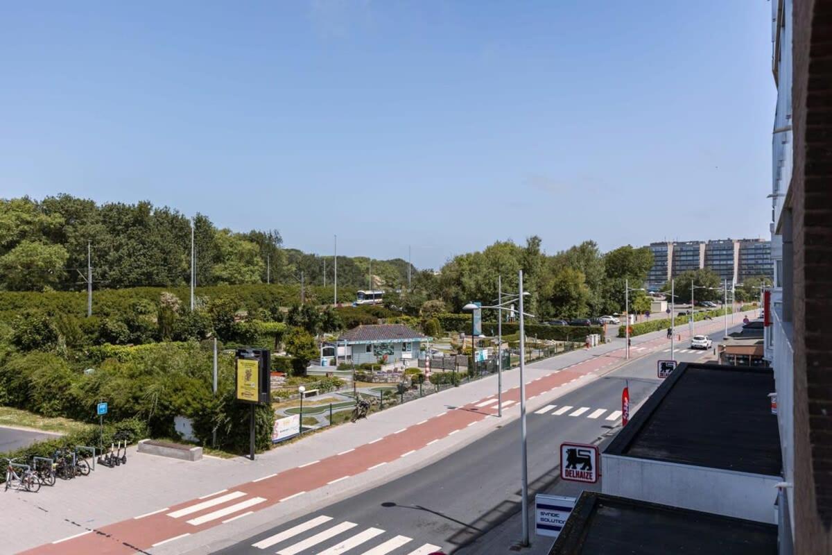 Huswell - Bright Apartment With Parking Near The Beach Bredene Buitenkant foto